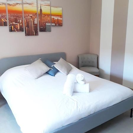 Stanza Vacanza Confortevole In Appartamento Ad Un Passo Dal Mare 발레크로시아 외부 사진